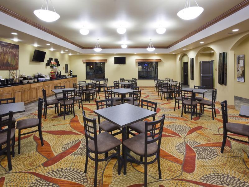 Grand Forks Lodge And Suites エクステリア 写真