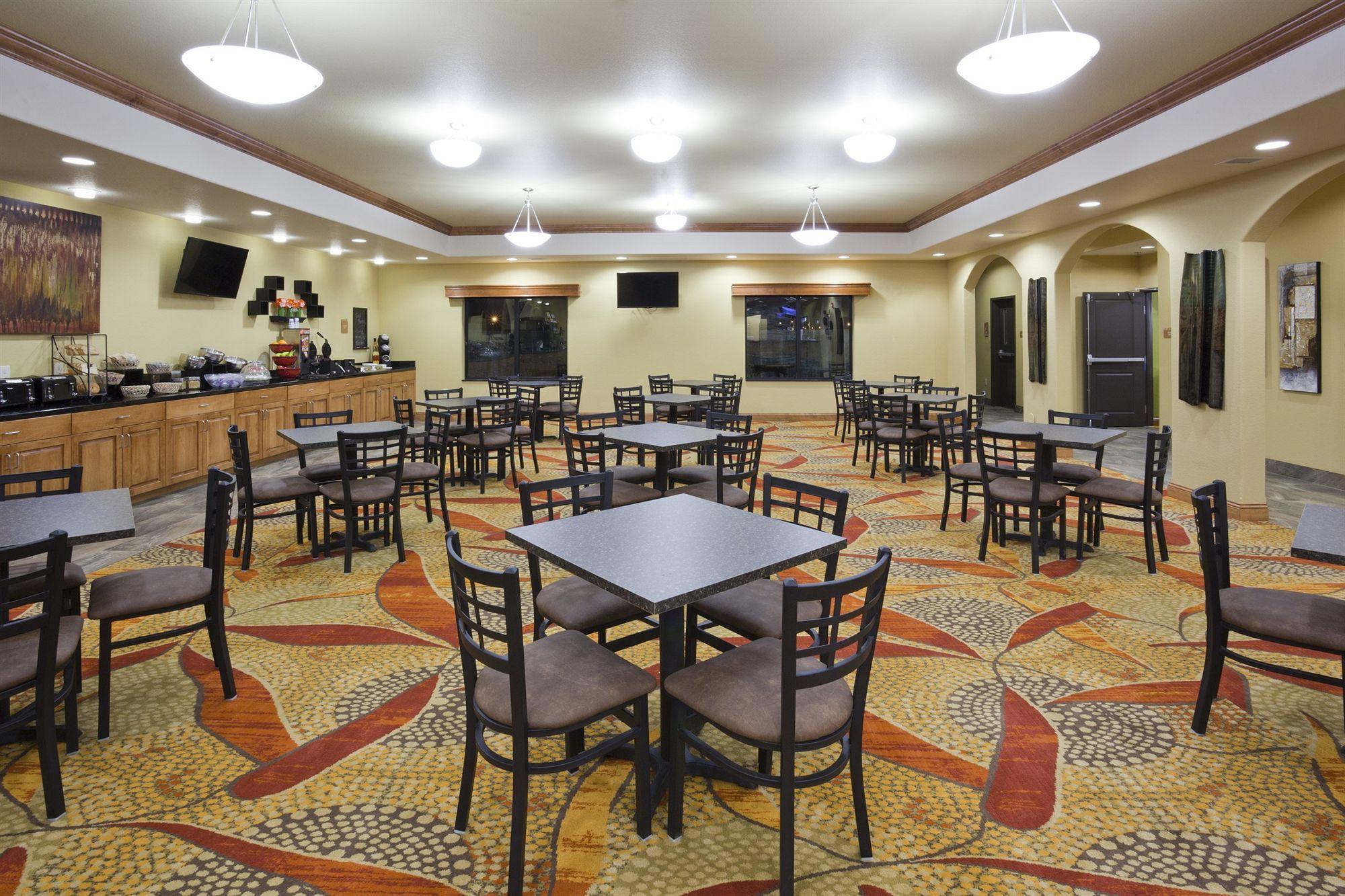 Grand Forks Lodge And Suites エクステリア 写真
