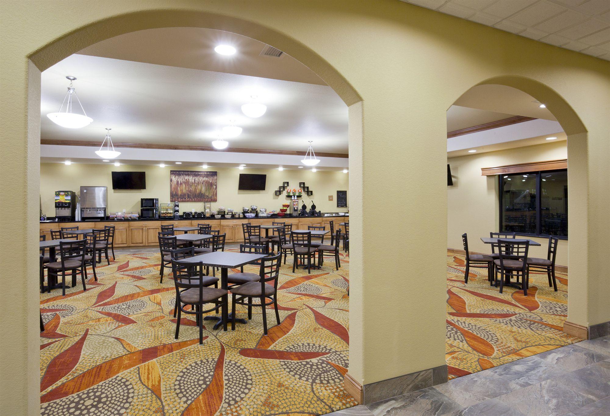 Grand Forks Lodge And Suites エクステリア 写真