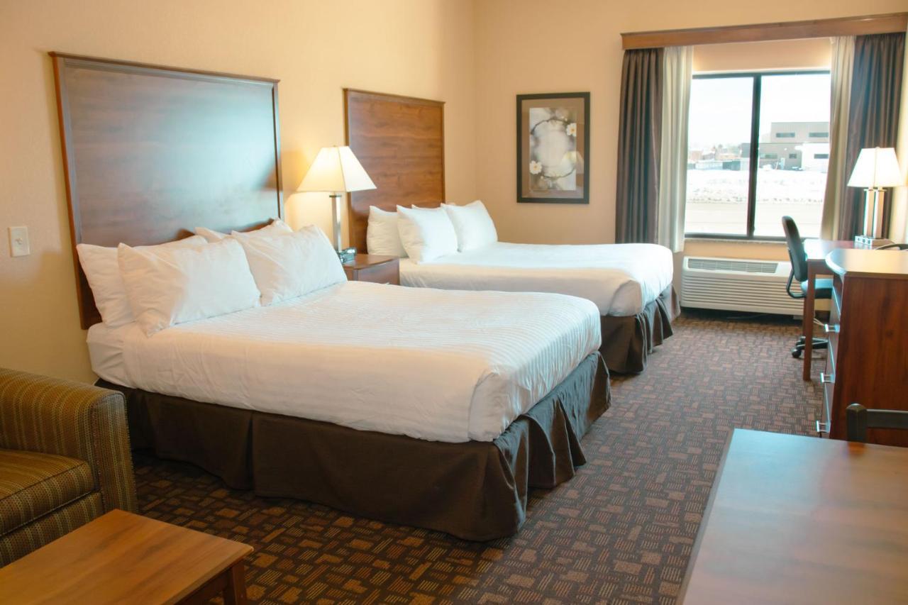 Grand Forks Lodge And Suites エクステリア 写真