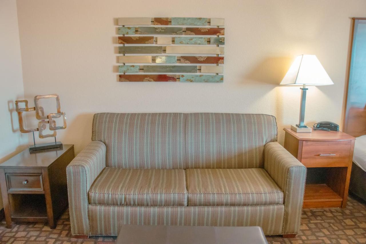Grand Forks Lodge And Suites エクステリア 写真