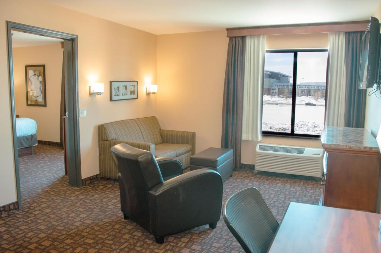 Grand Forks Lodge And Suites エクステリア 写真