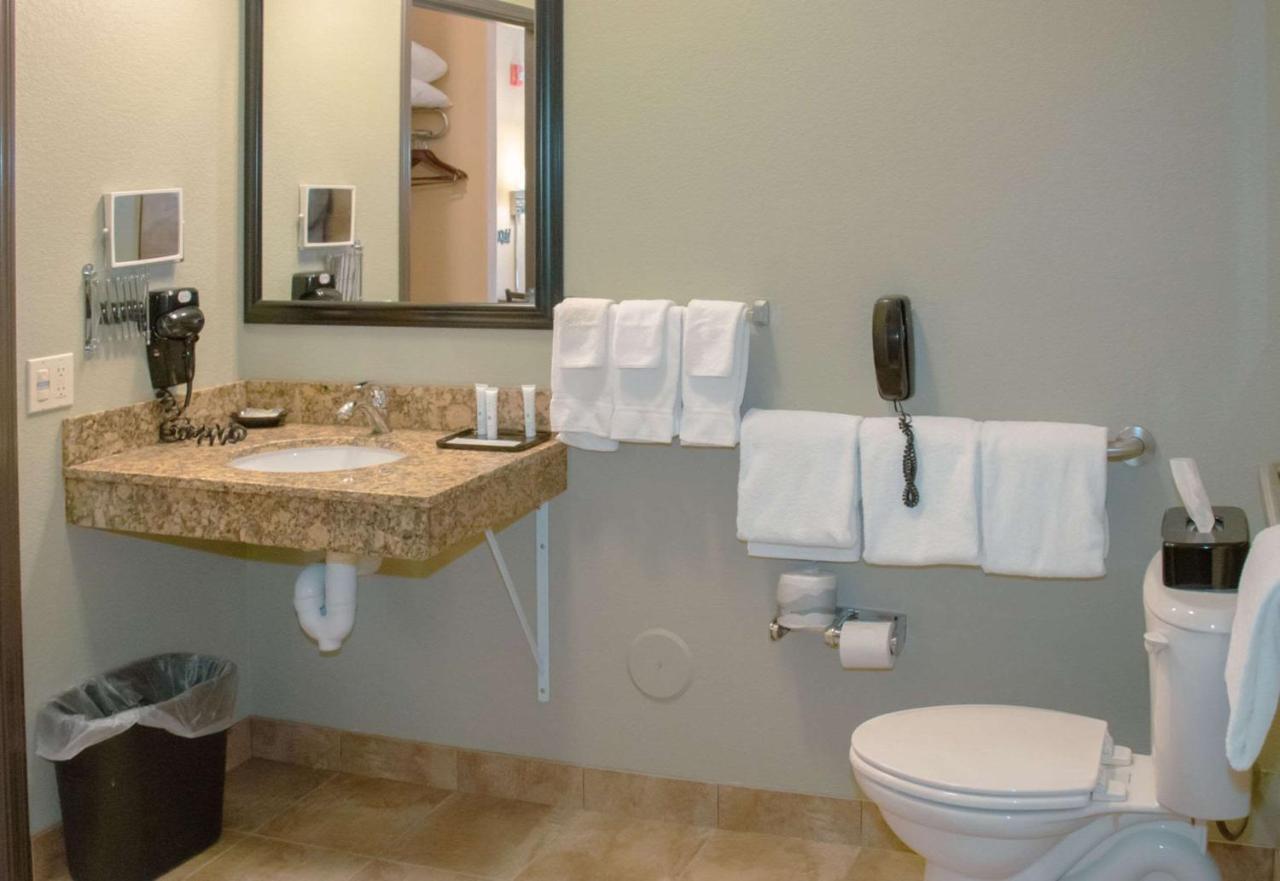 Grand Forks Lodge And Suites エクステリア 写真