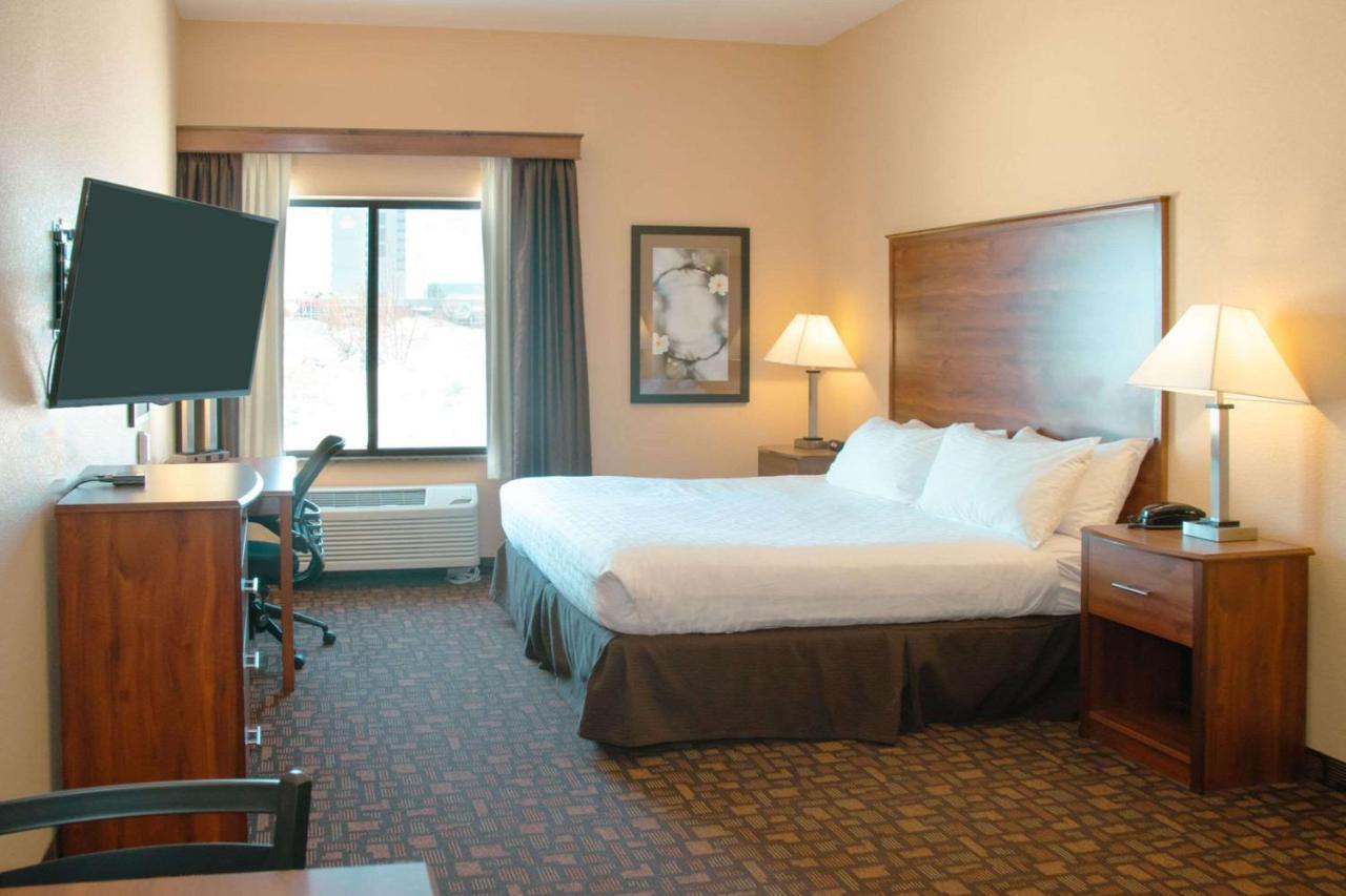 Grand Forks Lodge And Suites エクステリア 写真