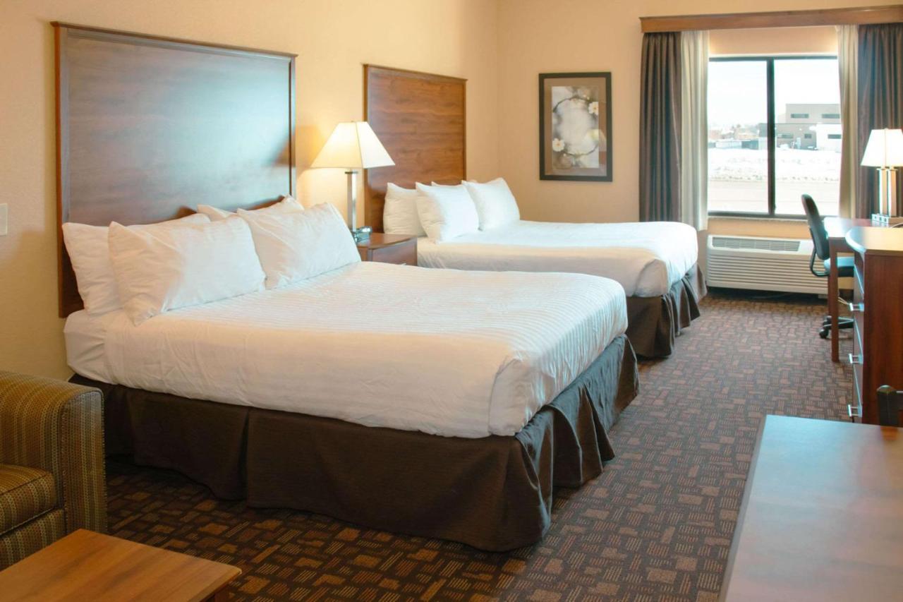 Grand Forks Lodge And Suites エクステリア 写真
