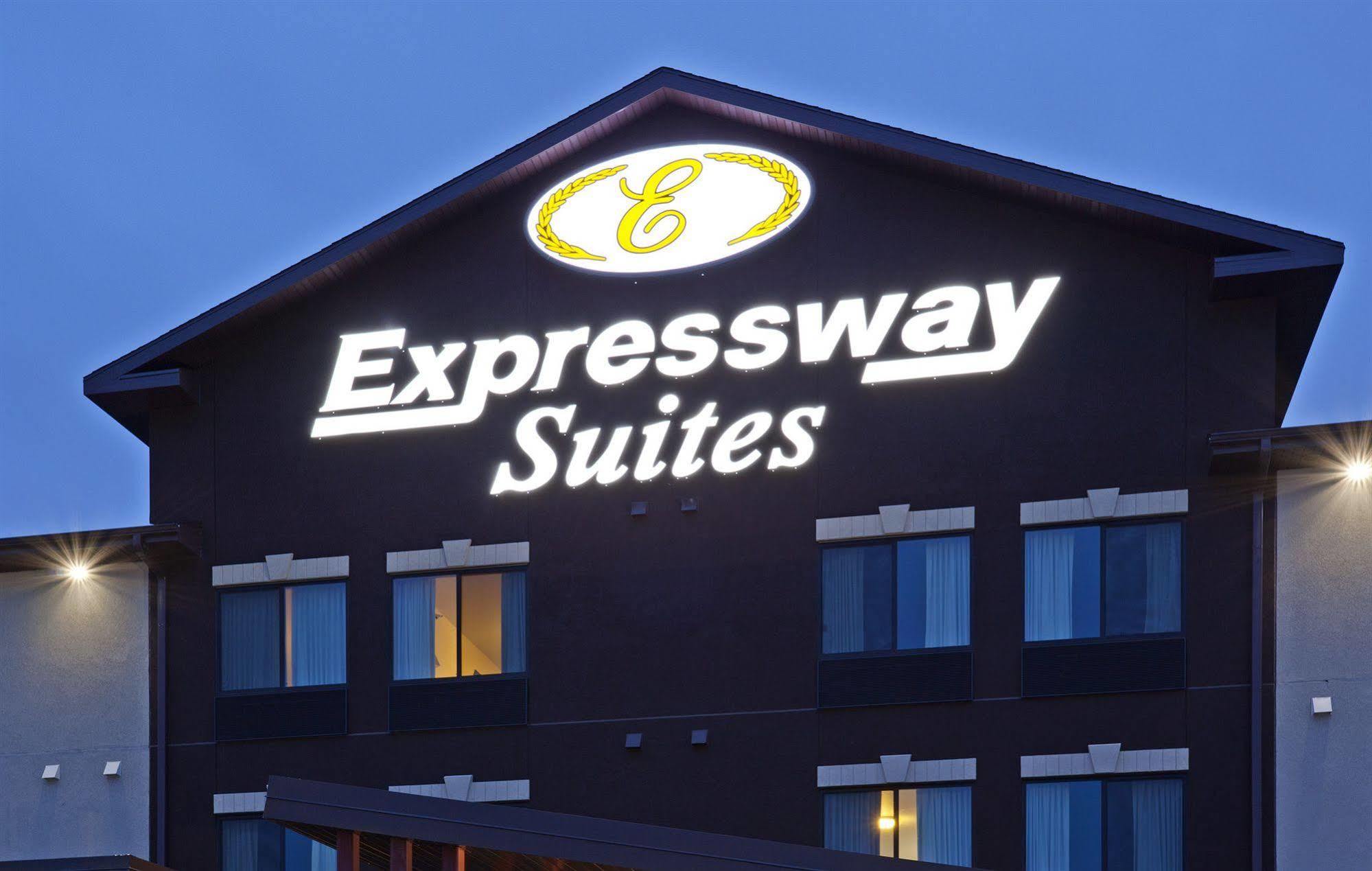 Grand Forks Lodge And Suites エクステリア 写真