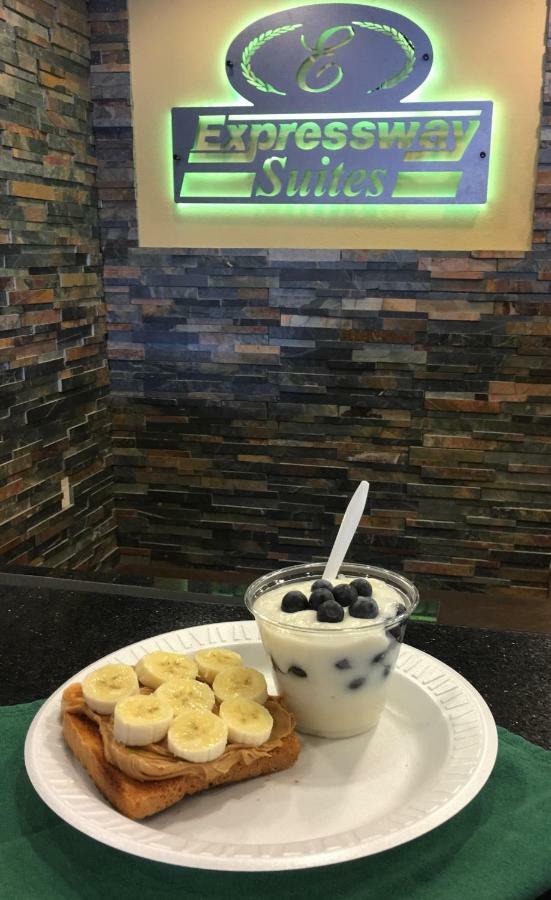 Grand Forks Lodge And Suites エクステリア 写真
